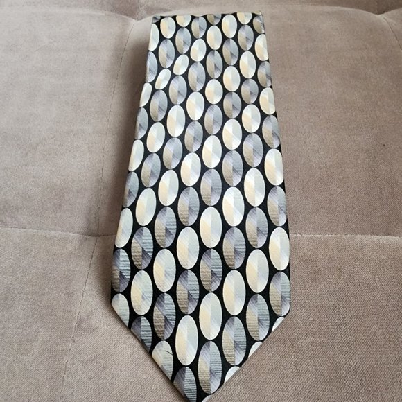 Stanley Blacker 100% Silk Neck Tie - Oval Design with Black Background - Picture 5 of 6